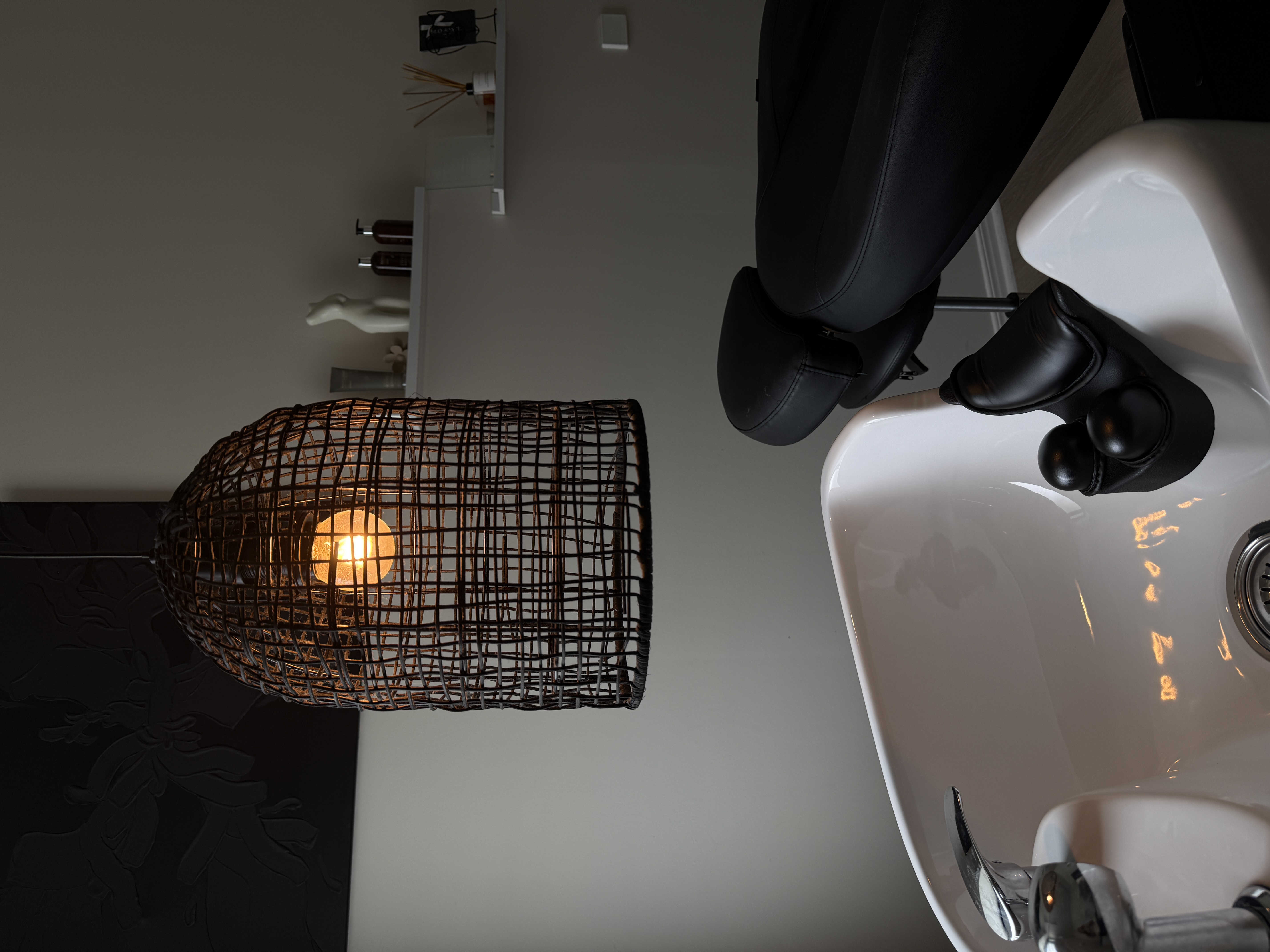 Slo Space treatment room basin and lighting